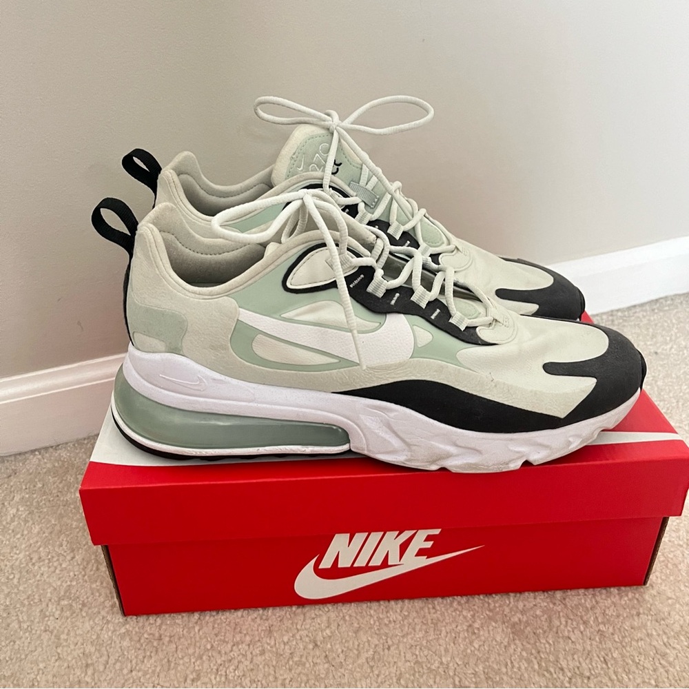 Nike Sneakers in green and Gray and black